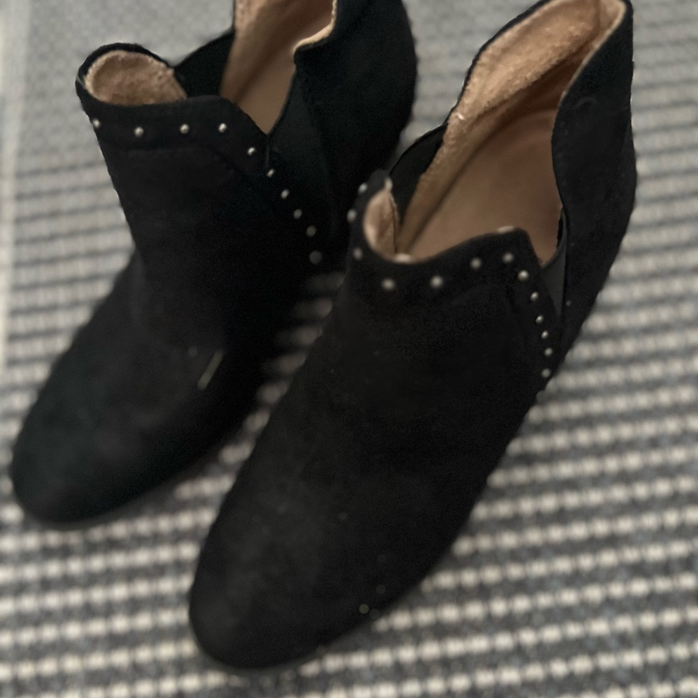 Ladies ankle boots size 7.5
